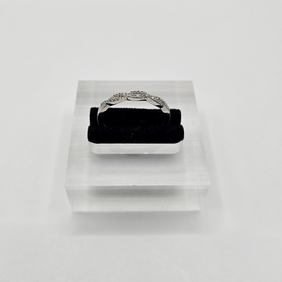 0.20 CT Double Twist Natural Diamond Wedding Ring - Picture 4 of 5